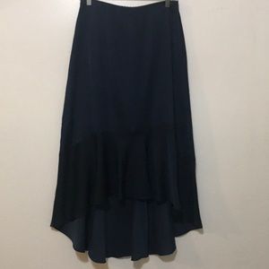 Ann Taylor silky navy blue high low skirt (size 2)